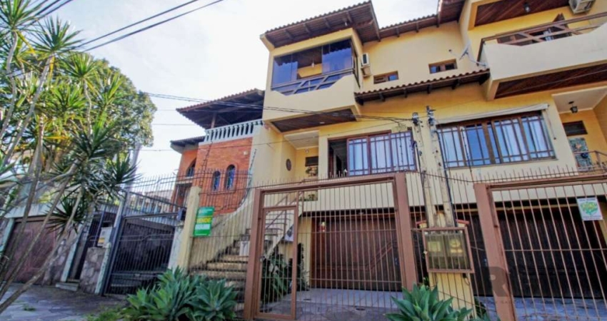 Casa com 3 quartos à venda na Rua Alberto Silva, Vila Ipiranga, Porto Alegre