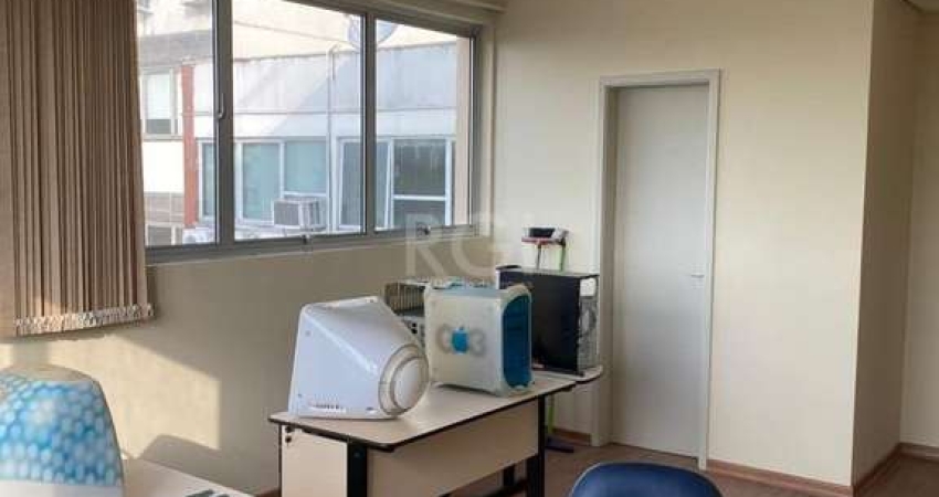 Sala comercial à venda na Avenida Cristóvão Colombo, Floresta, Porto Alegre