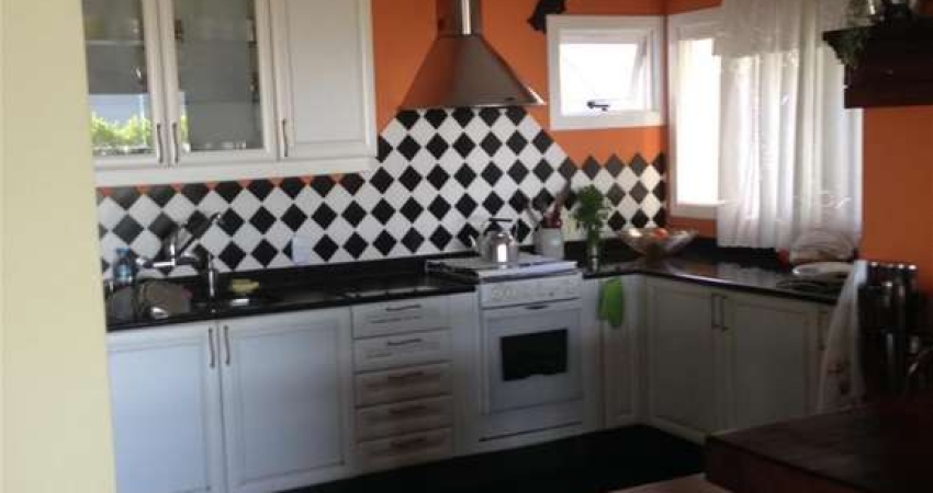 Casa para Venda - 413.18m², 3 dormitórios, sendo 3 suites, 2 vagas - Vila Concei