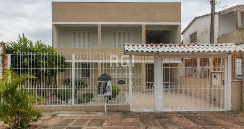 Casa para Venda - 388m², 8 dormitórios, sendo 2 suites, 1 vaga - Rubem Berta