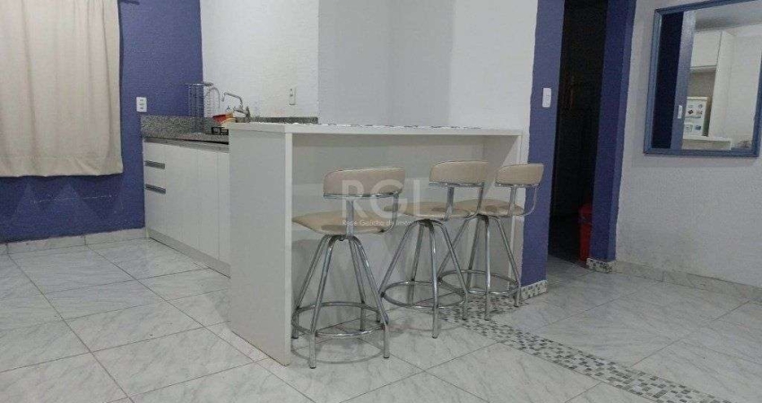 Casa Condominio para Venda - 290m², 3 dormitórios, sendo 1 suites, 4 vagas - Cav