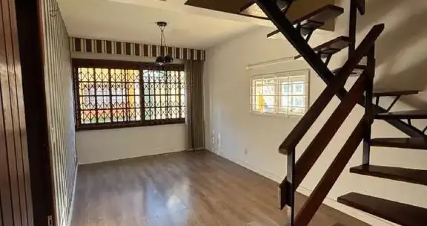 Casa em condomínio fechado com 3 quartos à venda na Rua General Gomes Carneiro, 80, Medianeira, Porto Alegre