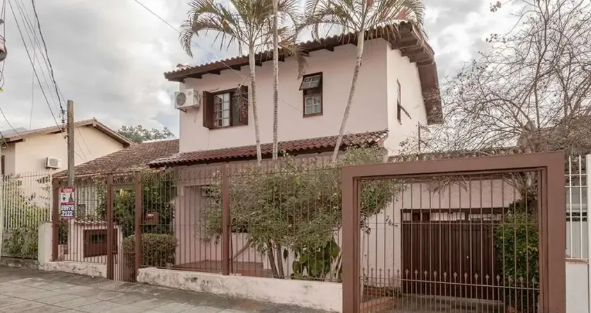 Casa com 4 quartos à venda na Rua Três Passos, 107, Passo da Areia, Porto Alegre