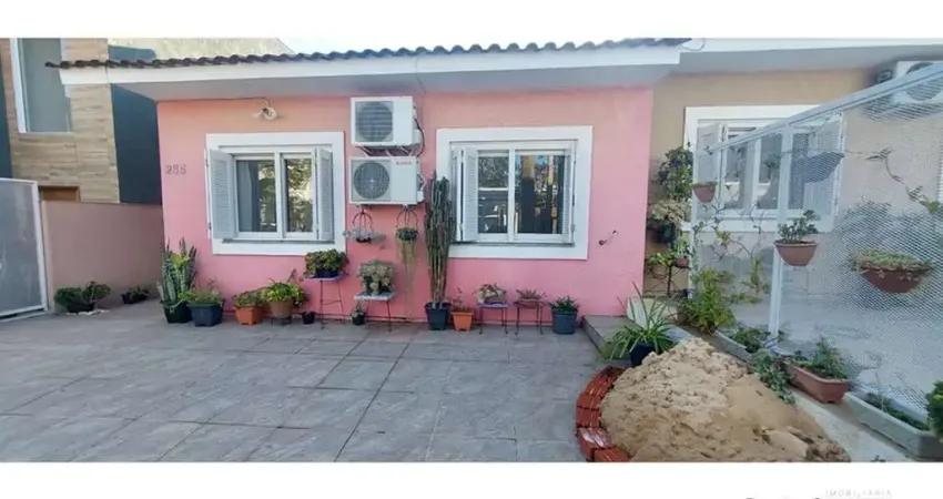 Casa em condomínio fechado com 2 quartos à venda na Rua Chácara das Nascentes, 285, Lomba do Pinheiro, Porto Alegre