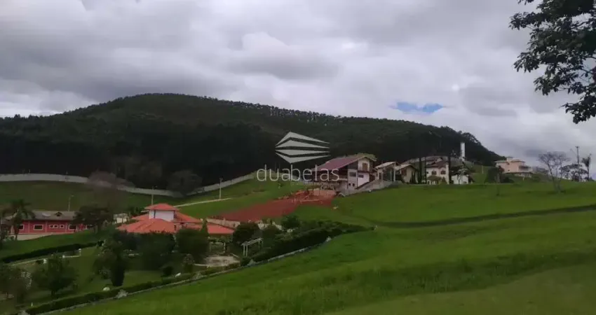 Casa dos sonhos à venda no condomínio village parahybuna – paraibuna