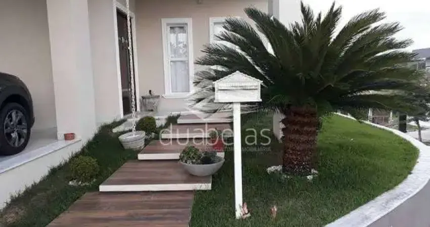 Belíssima casa à venda em condomínio fechado na zona norte - em sjc