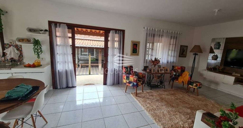 Chácara com 3 casas em Jacareí
