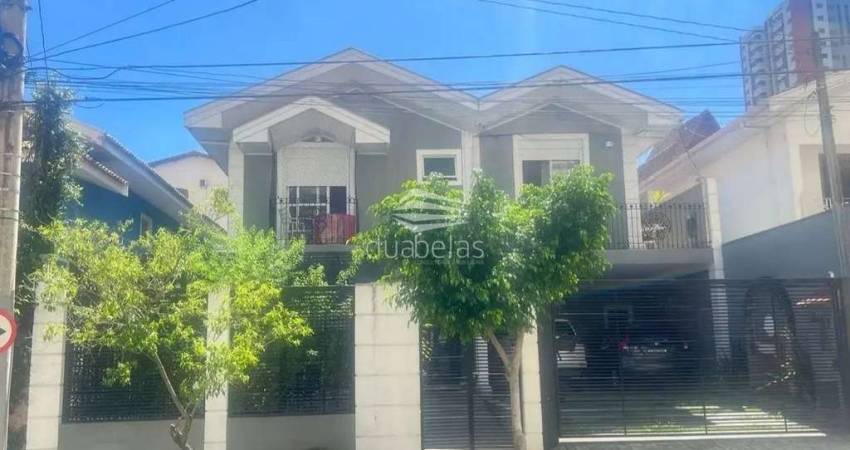Belíssima Casa com 4 quartos, 2 min do Shopping Colinas.