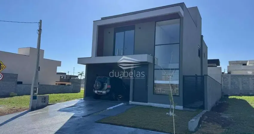 Oportunidade única: sobrado com piscina à venda em condomínio alto padrão