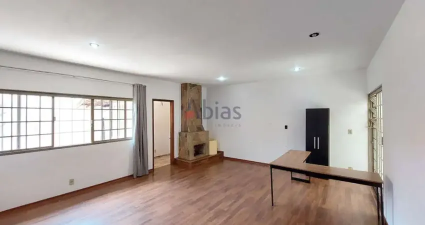 Casa com 4 quartos para alugar na Avenida Pau Brasil, 437, Jardim Cardinalli, São Carlos