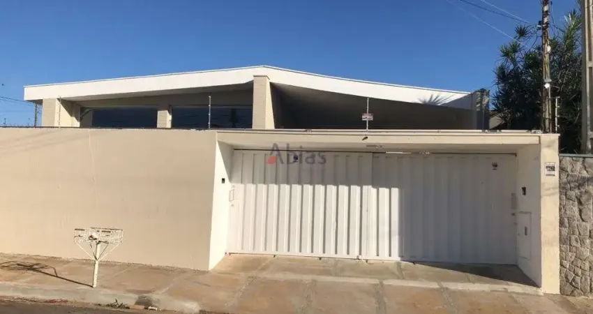 Casa com 3 quartos à venda na Rua Doutor Orlando Damiano, 2895, Jardim Macarengo, São Carlos