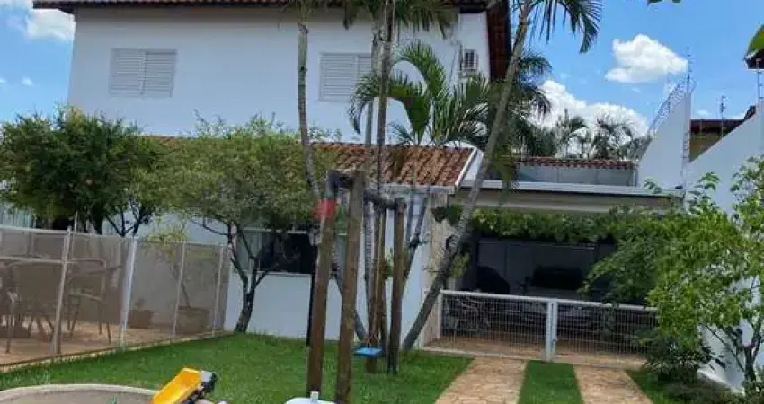 Casa Sobrado à Venda em Parque Santa Monica - 4 Dormitórios