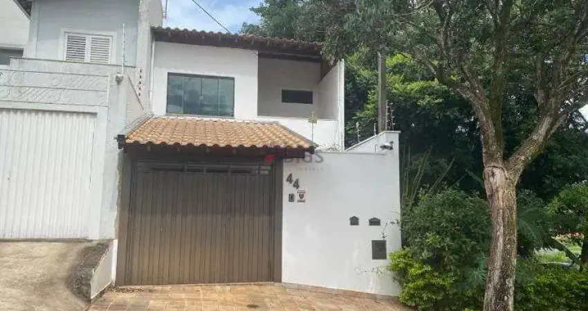 Casa Sobrado à Venda em Jardim Ricetti - 3 Dormitórios, R$500k