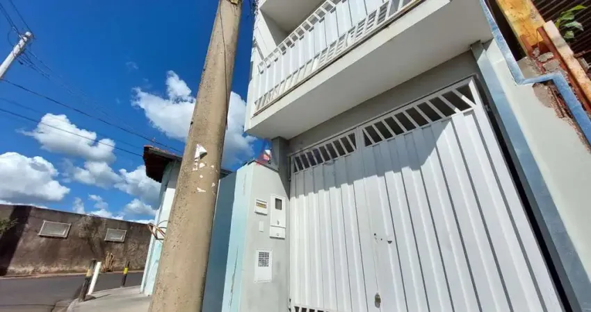 Casa com 2 quartos para alugar na Rua Luiz Bertollo, 524, Jardim São João Batista, São Carlos