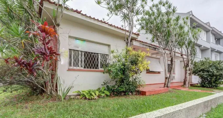 Casa com 3 quartos à venda na Rua Chavantes, 334, Vila Assunção, Porto Alegre