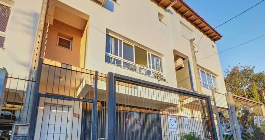 Casa com 3 quartos à venda na Rua Delfina da Cunha, 104, Camaquã, Porto Alegre