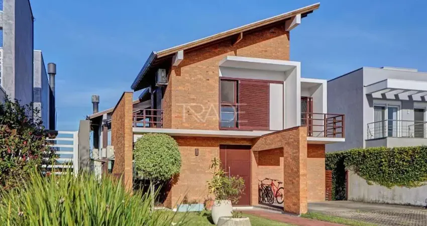 Casa em condomínio fechado com 4 quartos à venda na Avenida Juca Batista, 8000, Belém Novo, Porto Alegre