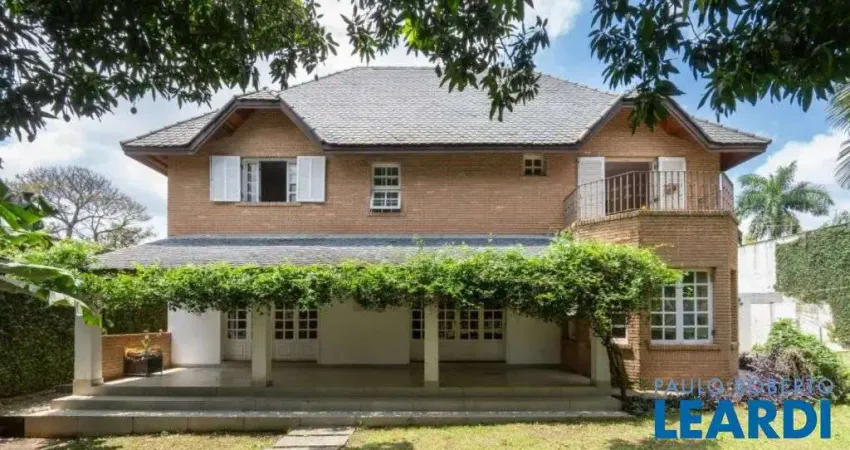 CASA ASSOBRADADA - ALTO DA BOA VISTA  - SP