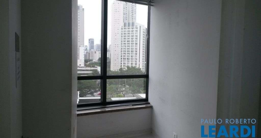 Sala comercial à venda na Vila Olímpia, São Paulo 