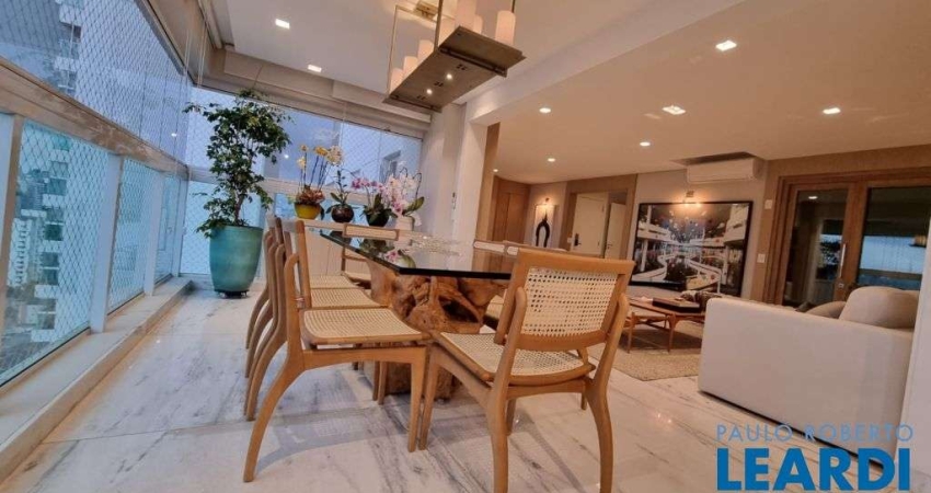 Apartamento com 4 quartos para alugar na Vila Olímpia, São Paulo 