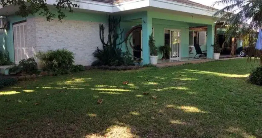 Casa de 280 m², com 03 dormitórios (sendo um deles uma suíte), para venda