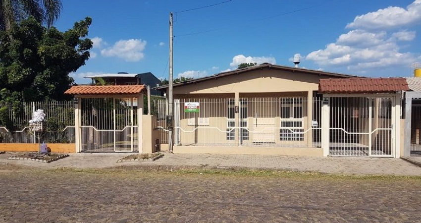 Casa de 200 m², com 03 dormitórios (sendo um deles uma suíte), para venda