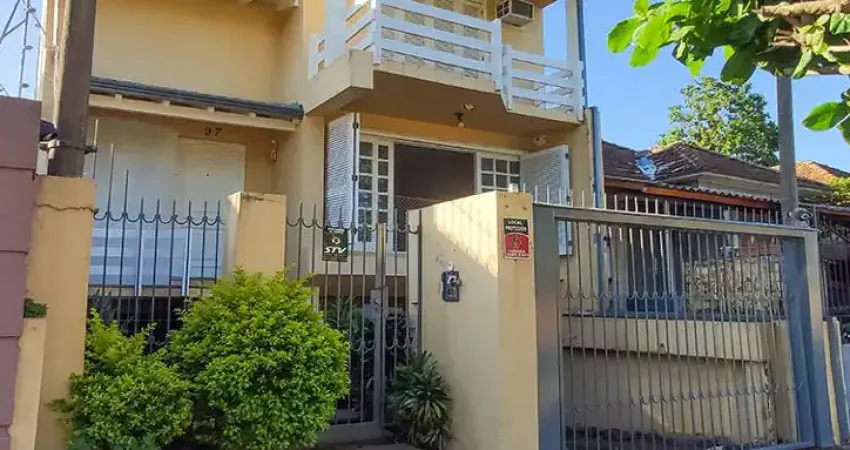 Casa de 270 m², com 03 dormitórios (sendo um deles uma suíte), para venda
