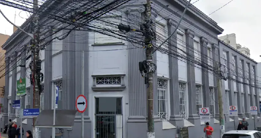 Prédio comercial de 805 m², com várias salas, para venda