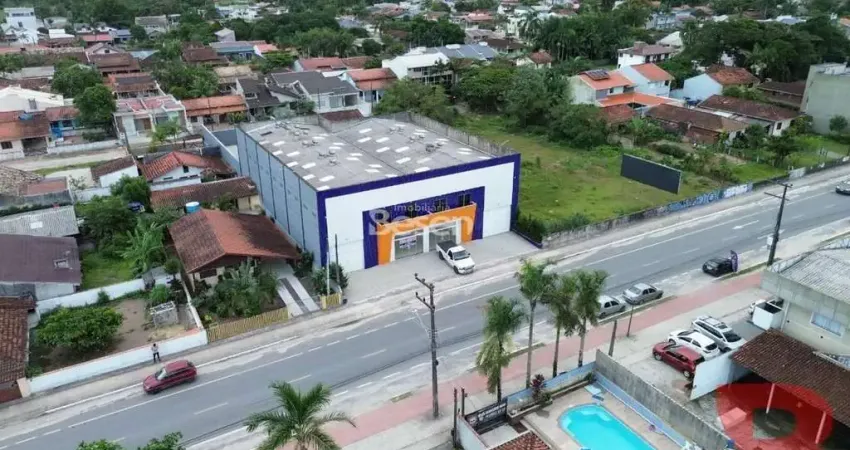 PONTO COMERCIAL E RESIDENCIAL NA AVENIDA CELSO RAMOS