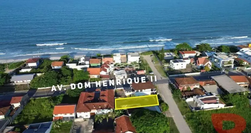 Ótimo terreno medindo 360,00m2 apenas 100mtrs da praia limpo nível da rua