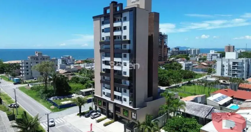 Apartamento com vista para o mar, mobiliado, com excelente localização!
