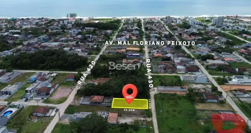 EXCELENTE TERRENO LIMPO E ATERRADO COM 390,00 M² PERTINHO DA PRAIA