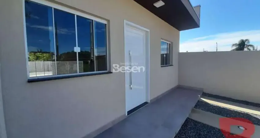 OPORTUNIDADE CASA NOVA, PROXIMO AO MAR, REGIÃO EM DESENVOLVIMETO.