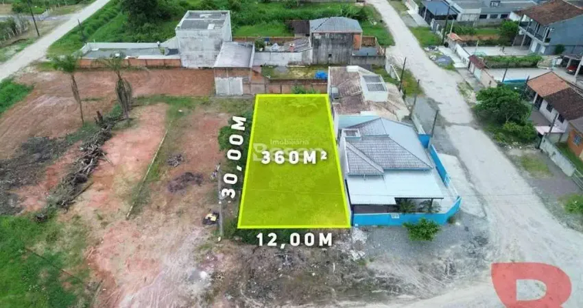 OPÇÃO DE TERRENO COM 360 M² NA BARRA DO SAI, 950 METROS DO MAR