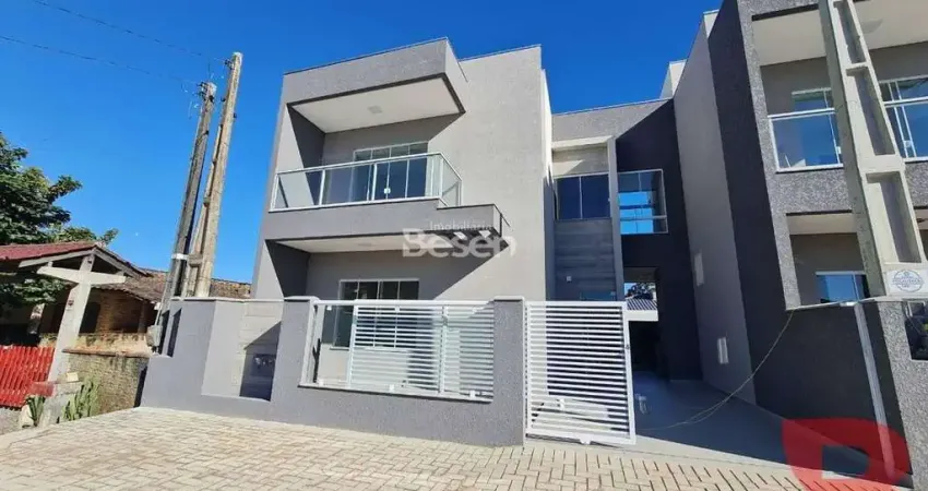 Sobrados novos com ótimo padrão de acabamento-apenas 330mtrs da praia