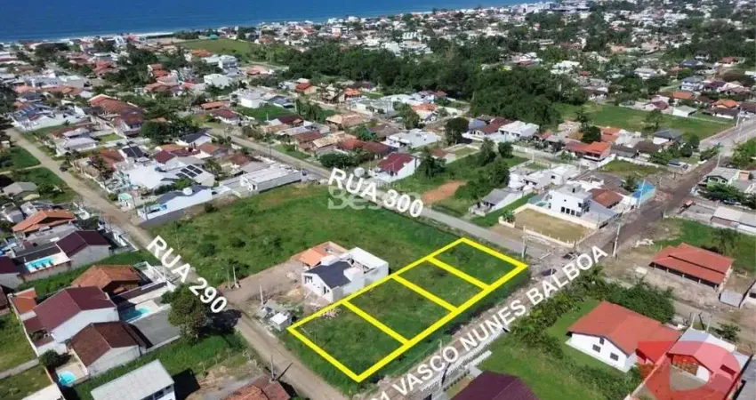 Área de 1.440,00m², no bairro barra do saí em itapoá, a penas 03 quadras da praia, região residencial
