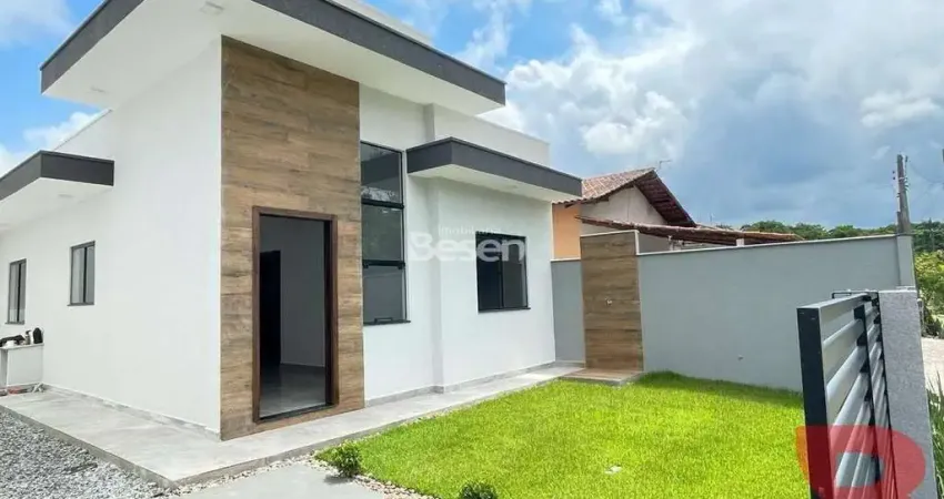 Casa em alvenaria nova com condições especiais para o pagamento, na barra do saí, na cidade de itapoá, medindo 59,45m² a apenas 930 metros da praia