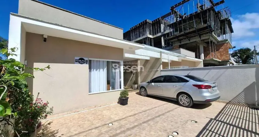 EXCELENTE CASA SEMI MOBILIADA E COM PISCINA NO CENTRO DA CIDADE!