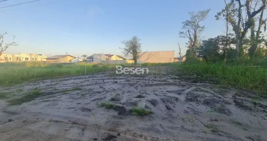 TERRENO LIMPO E ATERRADO NA BALNEÁRIO VOLTA AO MUNDO I, BARRA DO SAÍ