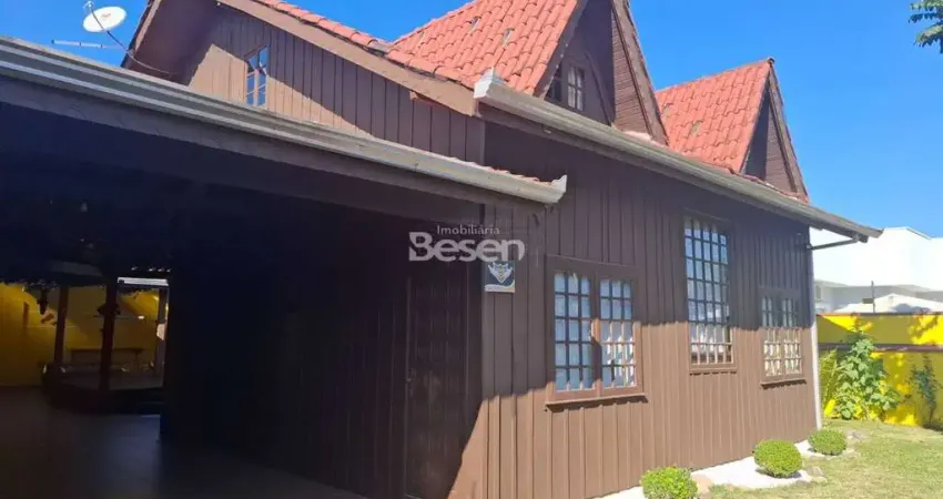 Casa espetacular na quadra do mar com piscina e área gourmet!