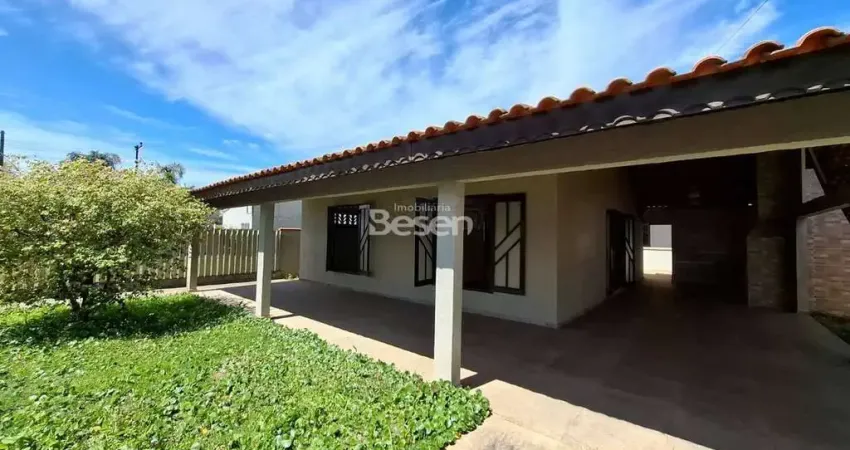 Excelente opção de casa em alvenaria com laje e 5 quitinetes aos fundos