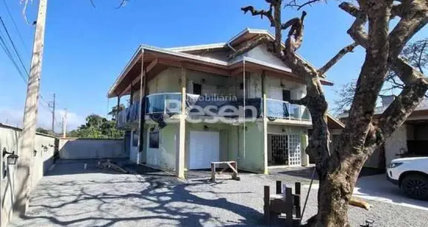 Lindo sobrado com aproximadamente 300m² no balneário itapema do saí , barra do saí