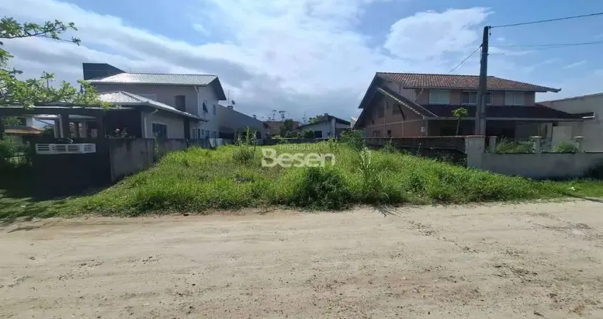 Excelente terreno com 336,00 m², rua marechal floriano a 400 metros do mar.