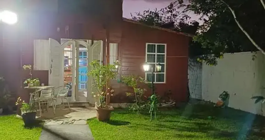 Casa à venda em Florianópolis, São João do Rio Vermelho, com 2 quartos, com 266 m²