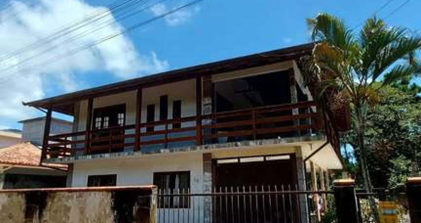 Casa à venda em Florianópolis, São João do Rio Vermelho, com 5 quartos, com 200 m²