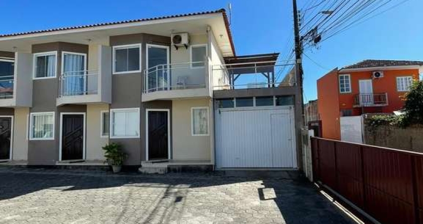 Casa à venda em Florianópolis, Ingleses do Rio Vermelho, com 2 quartos, com 61 m²