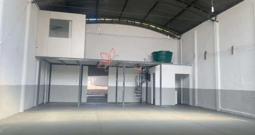 Barracão localizado na Av Pinheiro Machado, Jardim Nova Esperança- Bauru-SP