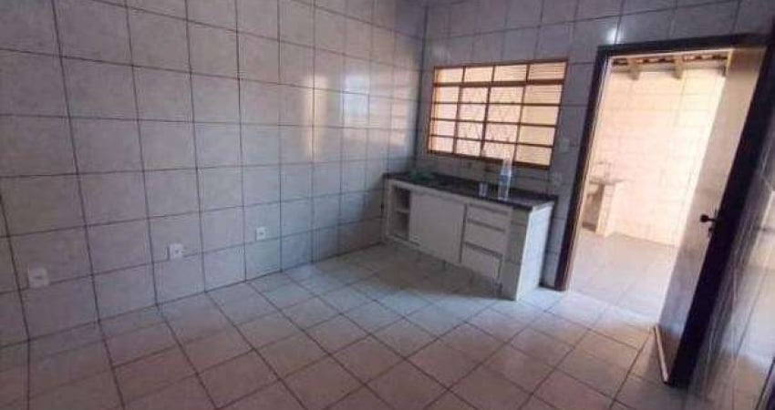 Casa com 2 dormitórios para alugar- Jardim Vânia Maria - Bauru/SP
