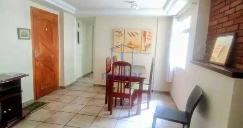 Apartamento mobiliado com 2 dormitórios na pompeia, a uma quadra da praia..