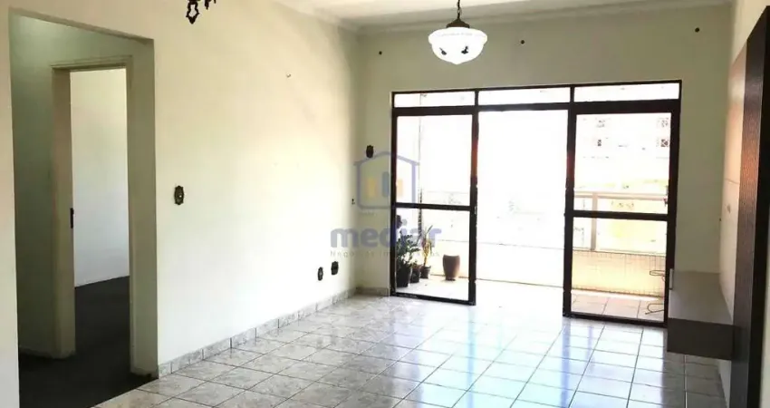 Apartamento na Av. do Canal 2 com 3 Dormitórios, sala e varanda e Garagem demarcada !